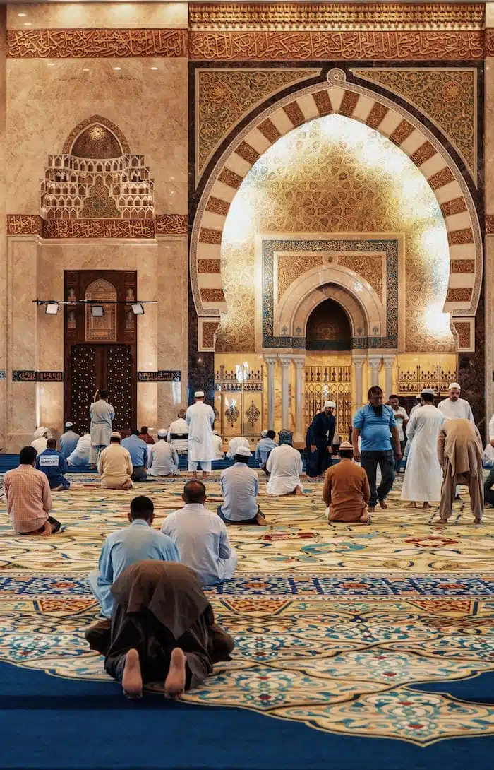 خلفية دينية لمصلين فى المسجد