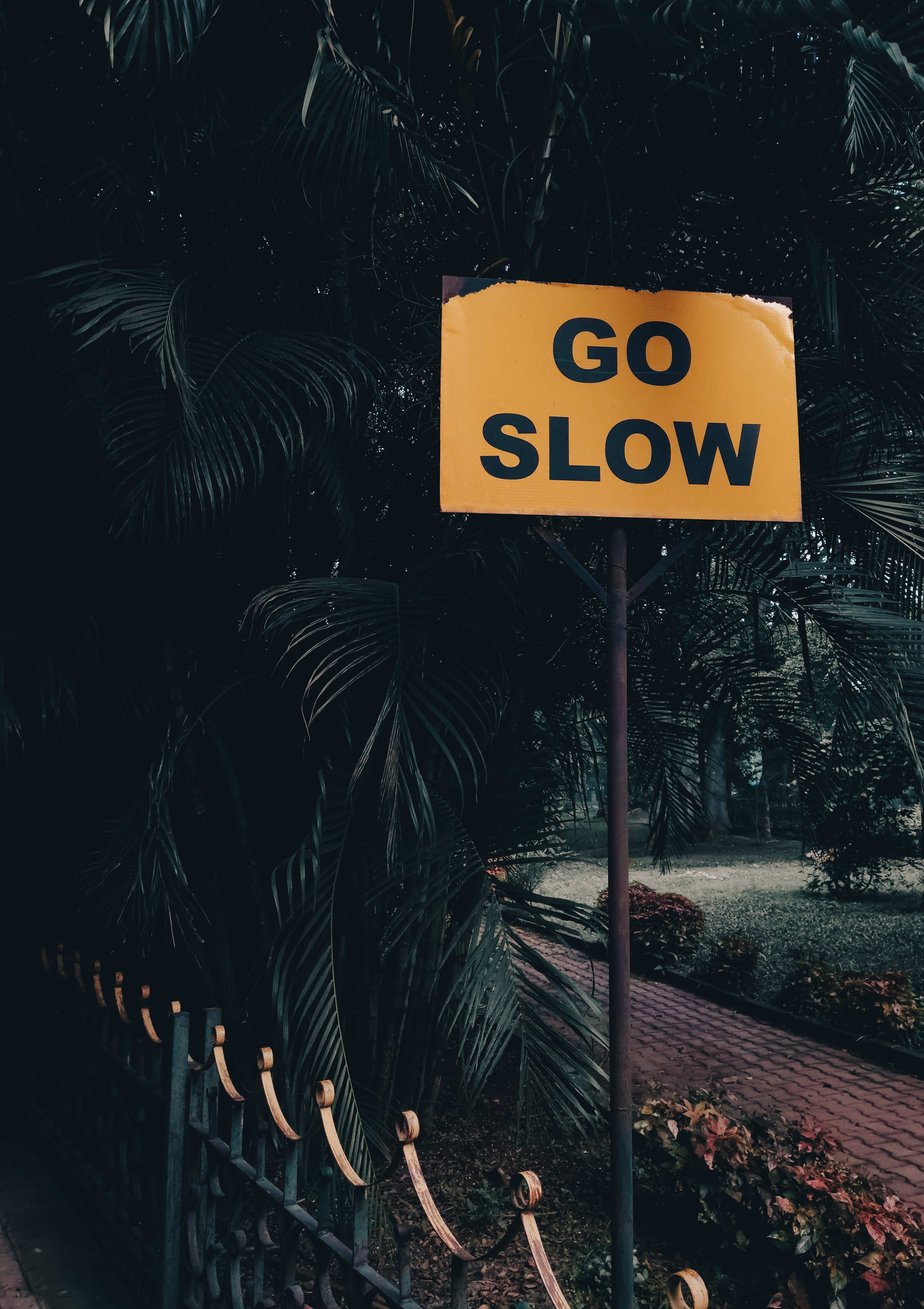 للموبايل خلفيات سوداء فخمه