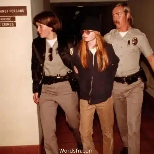 Brenda Spencer 6 - فن العبارات بريندا سبنسر مع احد افراد الشرطة