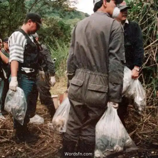 The story of the most dangerous serial killer in history Luis Garavito 2 - فن العبارات استخراج عظام ضحايا لويس غارافيتو